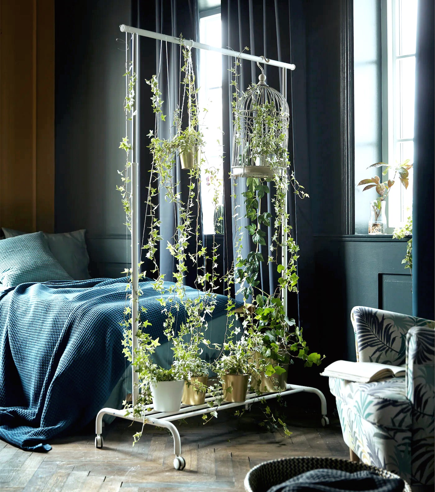 Casa De Amor Rack for Hanging Planters and Plant Stand, Suitable for Indoor and Balcony gardening, White