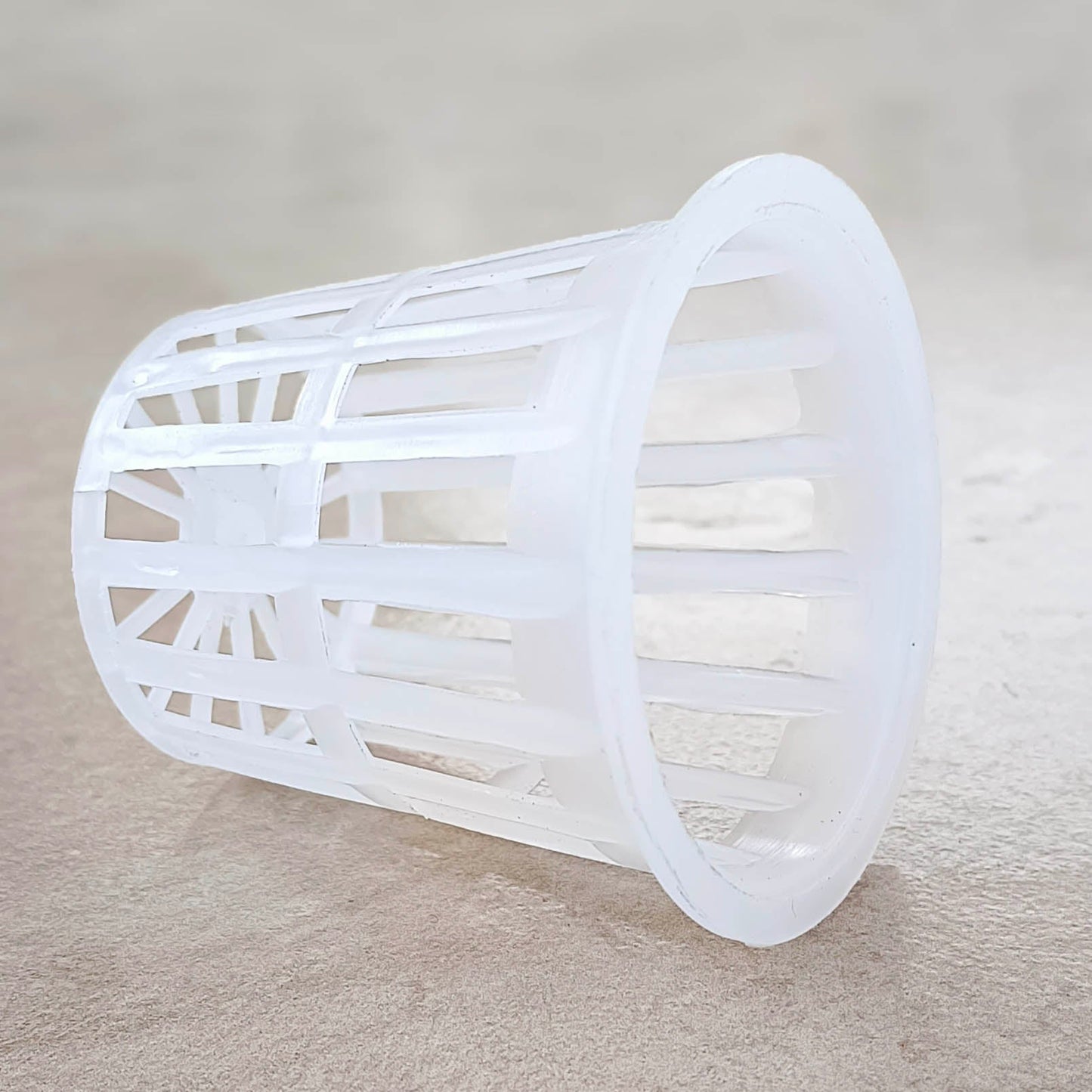 Casa De Amor Lightweight Economy Net Pot Cups for Hydroponics and Aquaponics - 2" Diameter Thin Lip Design with Slotted Mesh Sides- White